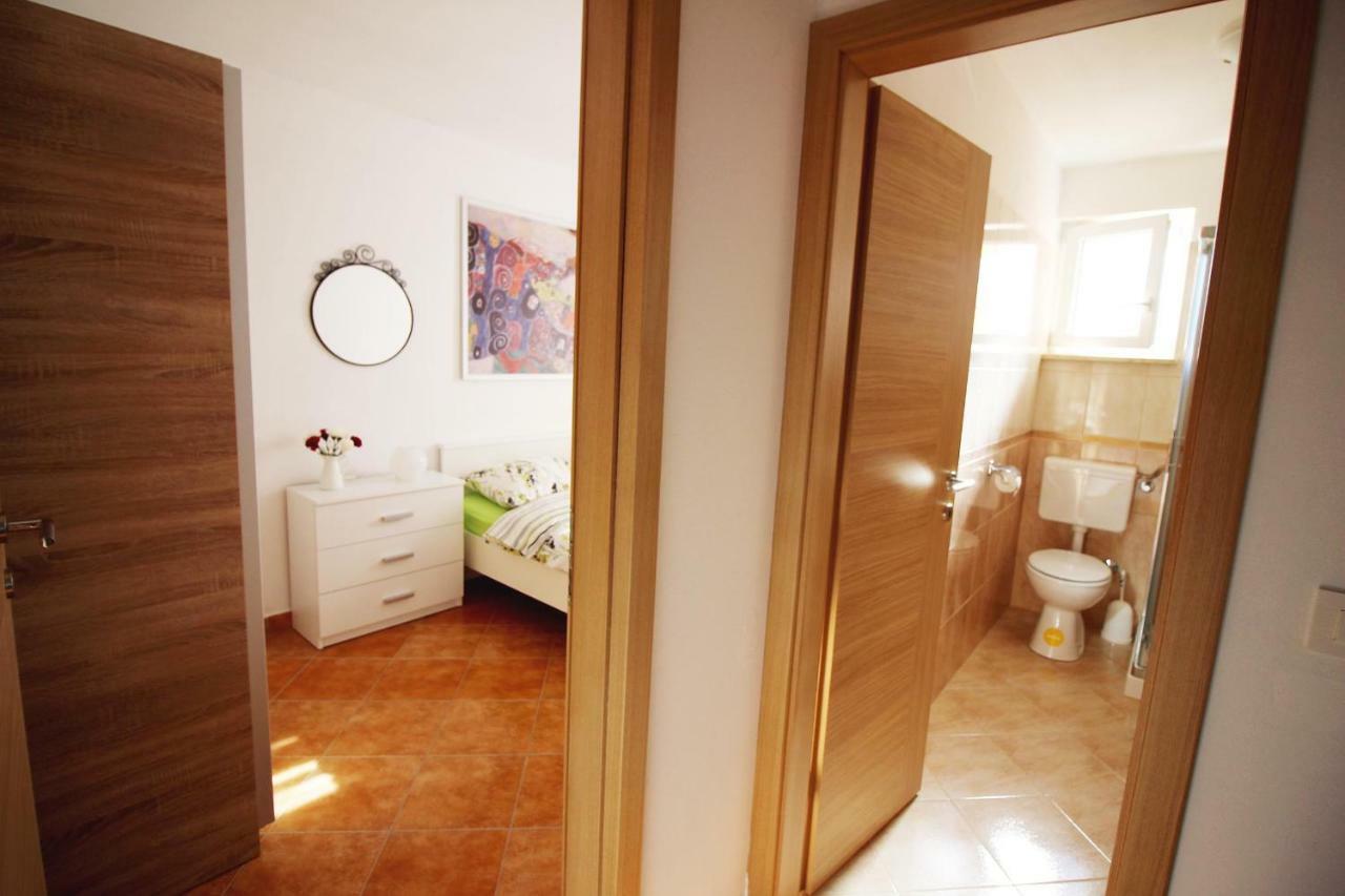Appartamento House Anna Porec Esterno foto