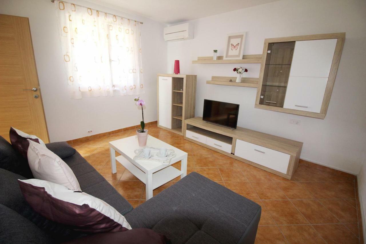 Appartamento House Anna Porec Esterno foto